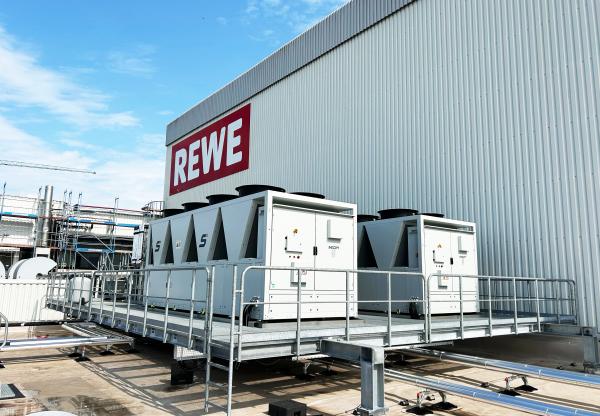 Geb&auml;udek&uuml;hlung mit R290 f&uuml;r das REWE-Logistikzentrum in Dortmund